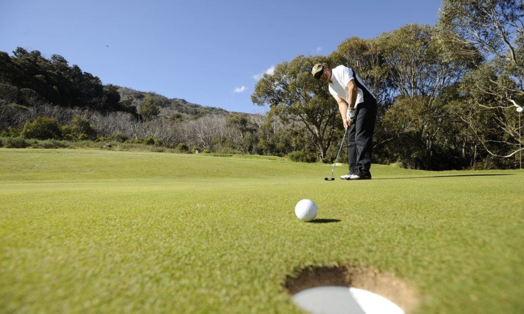 Thredbo 1380 Luxury Accomodation in Thredbo NSW, Australia Thredbo Golf Putt 3