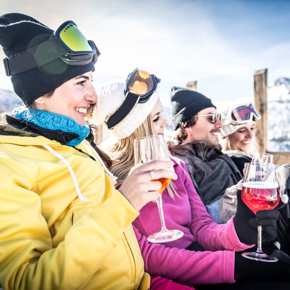Thredbo 1380 Luxury Accomodation in Thredbo NSW, Australia Friends On Winter Holidays